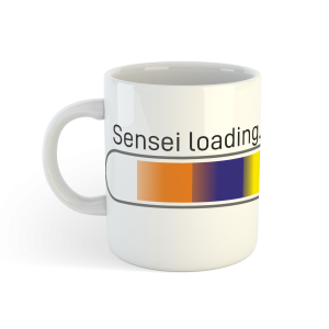 dwnjg9awb5-senseiloading1.png Kubek "Sensei Loading... Please Wait" – droga karateki do mistrzostwa