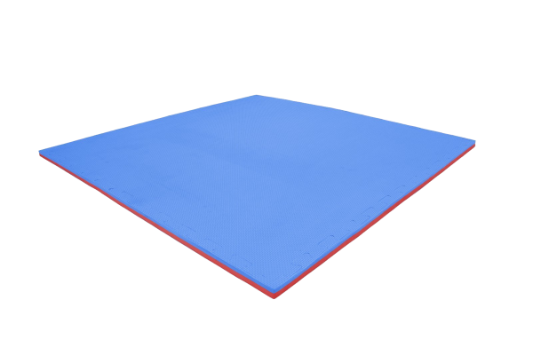 e8pjii6mgu-mataniebieskoczerwona100x1004cm5.png Tatami puzzlowe EVA 4 cm – niebiesko-czerwone, 100 × 100 cm - NA ZAMÓWIENIE