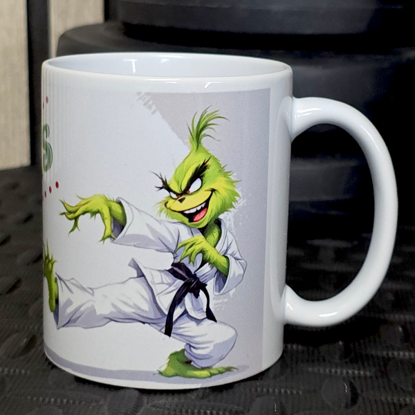izmnahxv4x-kubekgrinch2.png Kubek Grinch Sensei - wyjątkowy prezent dla karateki
