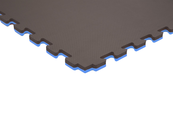 w09khvhcdf-mataniebieskoczarna100x1002cm8.png Tatami puzzlowe EVA 2 cm – czarno-niebieskie, 100 × 100 cm